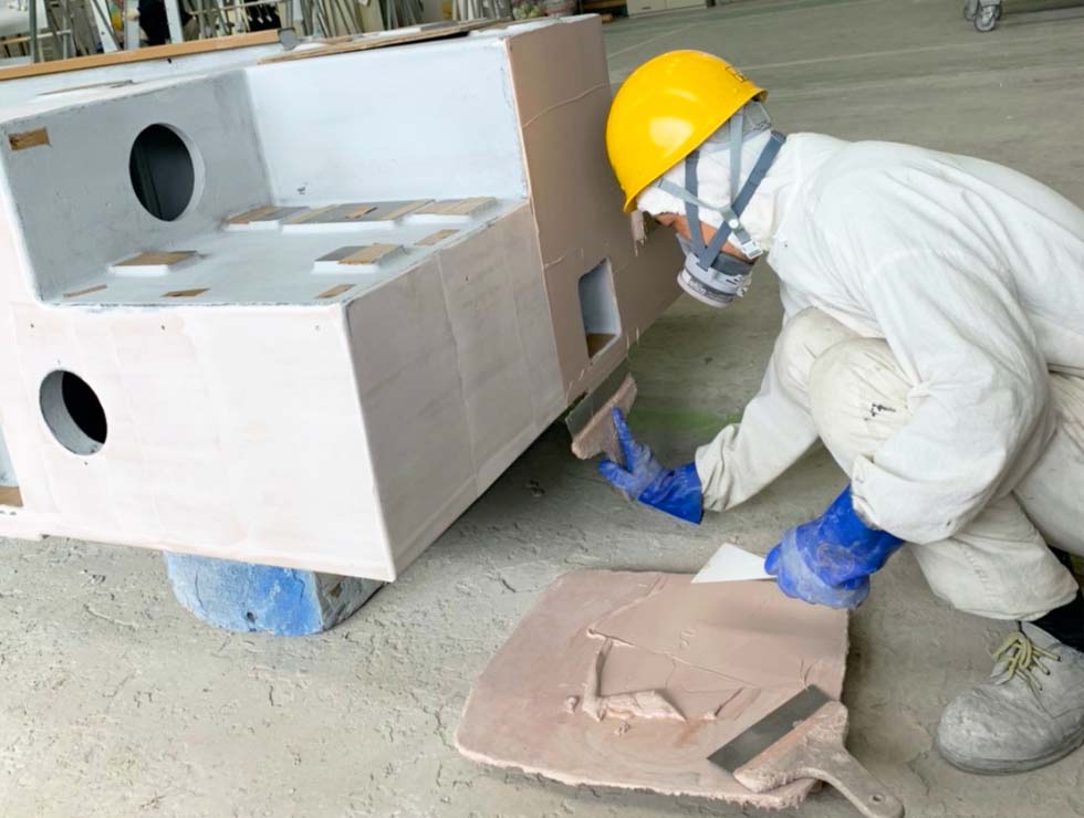 パテ付け作業